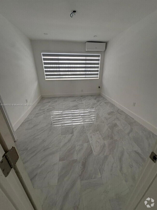 Building Photo - 6890 Abbott Ave Unit 3A Rental
