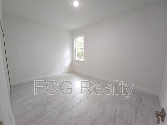 Photo - 7968 N Hillview Cir
