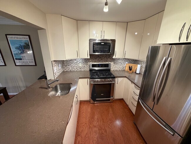 Cocina - 5565 Seminary Rd Unidad 104