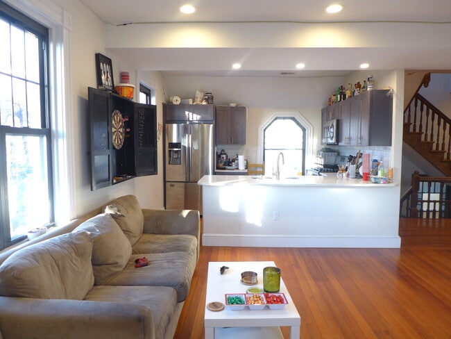 Photo - 60 Beech Glen St