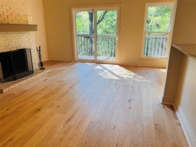 Building Photo - 3839 Dry Creek Dr Unit 133