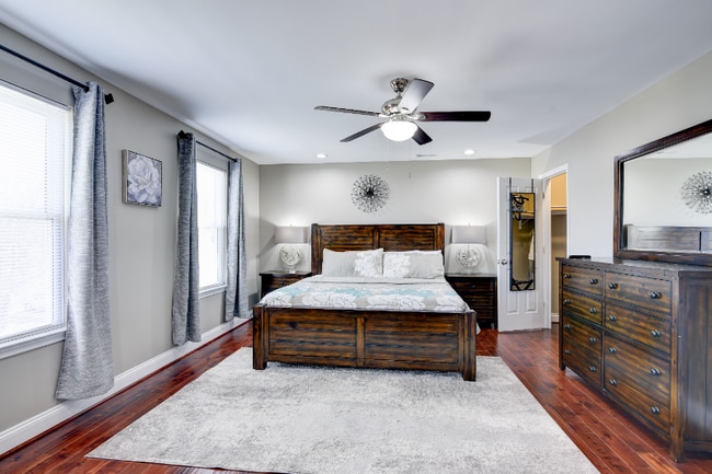 Photo - 2463 24th St