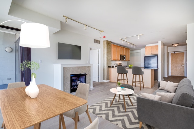 Photo - 1212 N Wells St Unit 1402