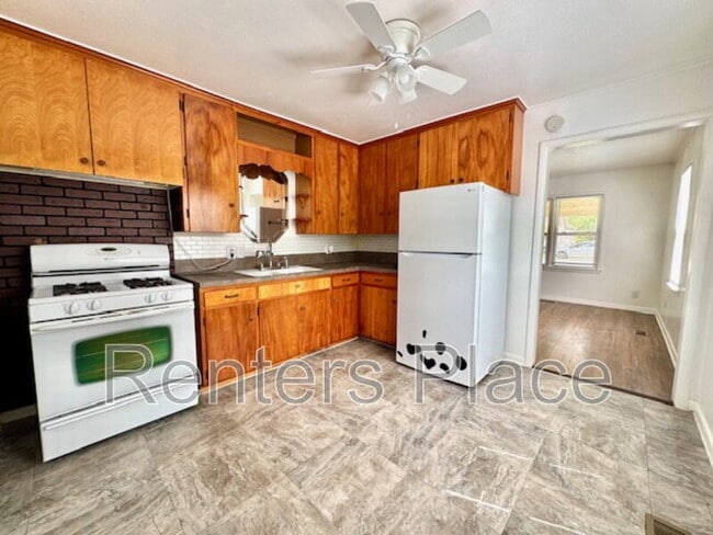 Photo - 319 E Dawes Ave