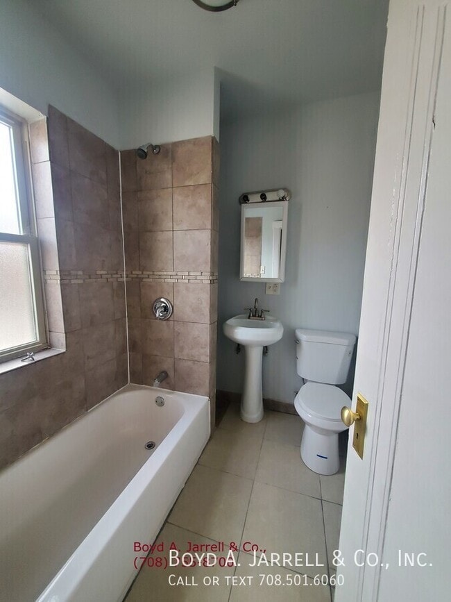 Photo - 10853 S Vernon Ave Unit 109 53-1N