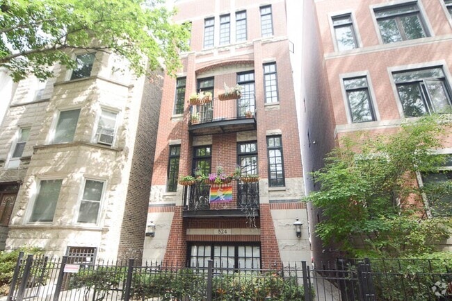 Building Photo - 824 W Buckingham Pl Rental