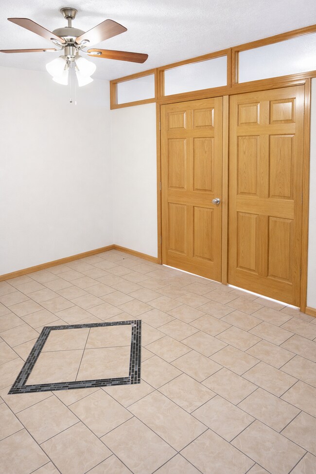 Photo - 319-8TH