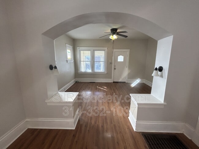 Building Photo - 227 Dover St