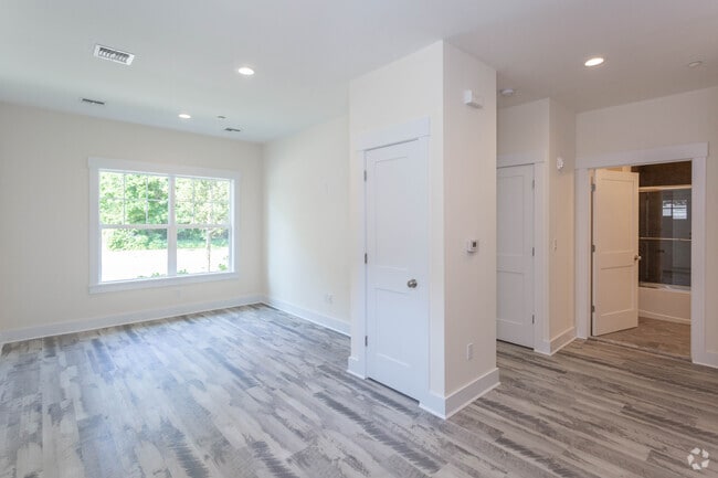Unit 10 - 1BR,1BA -540SF Living Room/Hallway