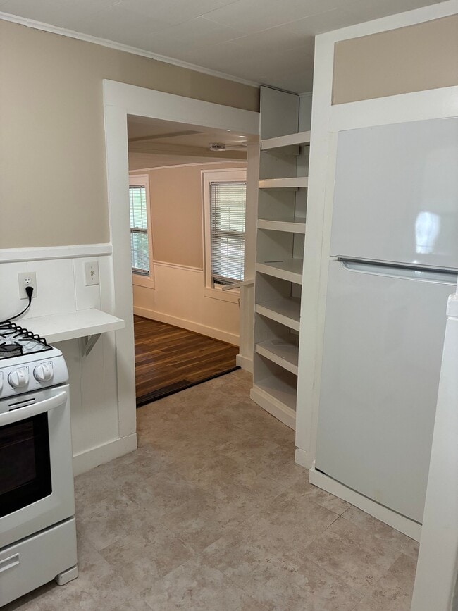 180 Main St Unit 2B