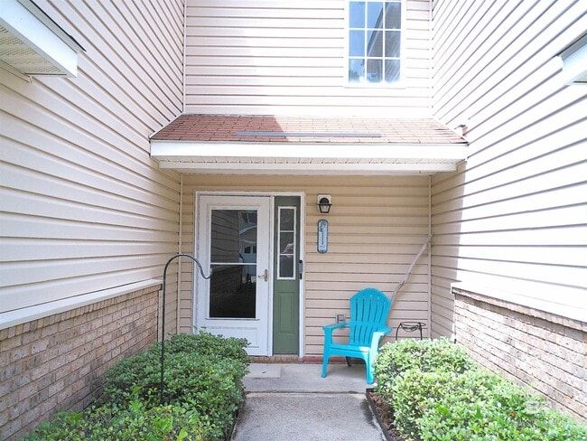 Building Photo - 1517 Regency Rd