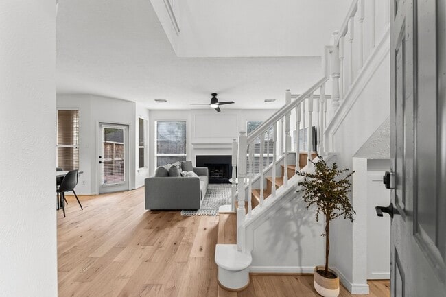 Building Photo - 7 S Avonlea Cir