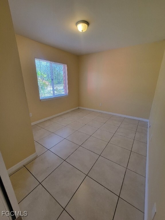 Building Photo - 612 East 12th Street Rental