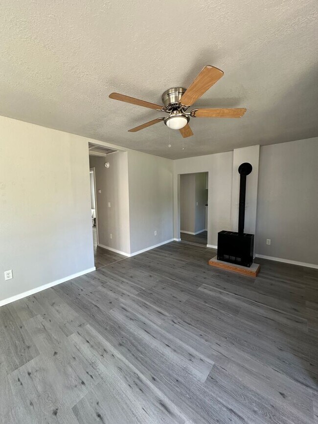 Photo - Remodeled 2 bedroom home in Myrtle Creek