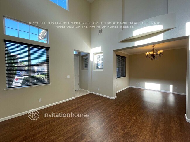 Photo - 1878 Hardy Dr
