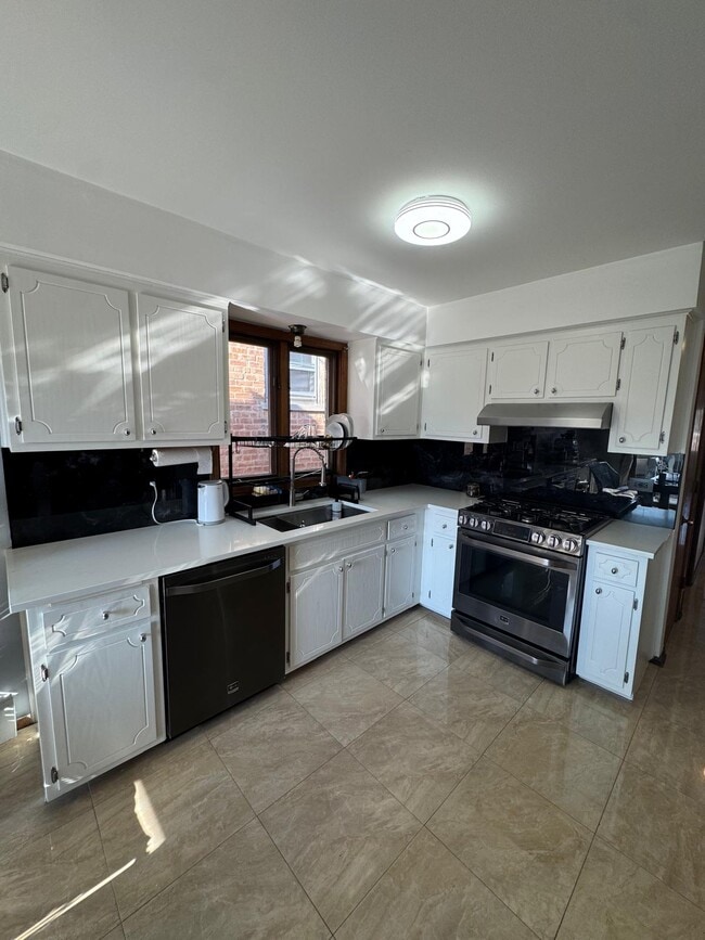 Photo - 6013 W Gunnison St Unit 2