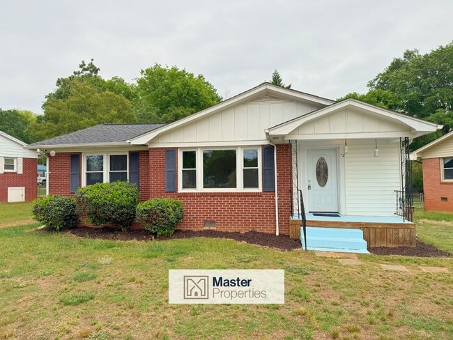 Building Photo - 12 Templewood Dr