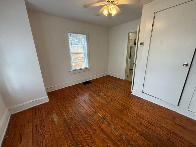 Photo - 625 Progress St NE