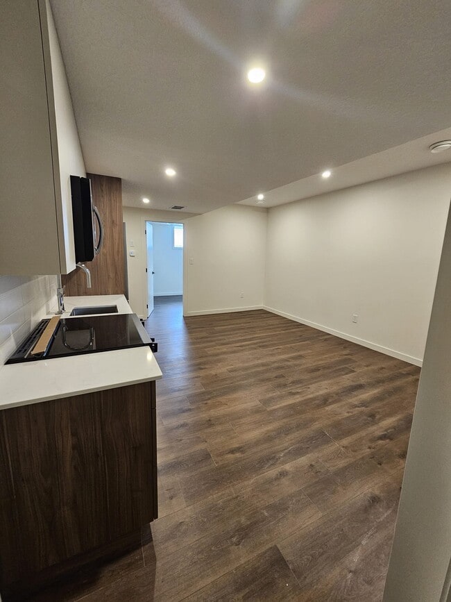 9421 154 St NW