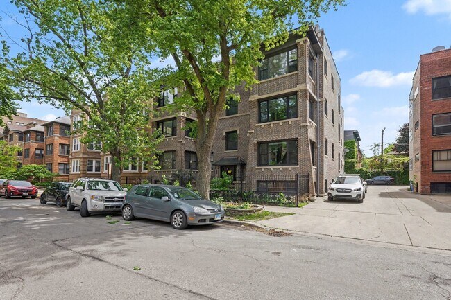 Photo - 857 W Ainslie St Unit G