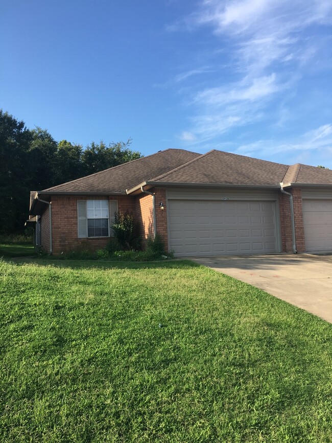 Photo - 1095 Grinnel Cir Apartment Unit B