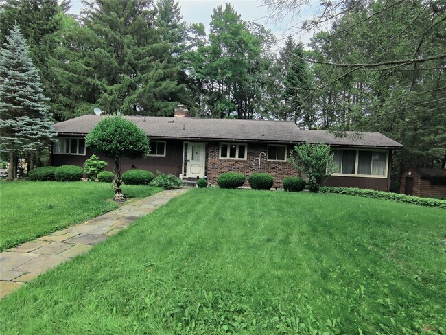 Photo - 101 Southwood Dr House