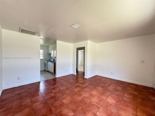 Building Photo - 1703 Palm Dr Unit A Rental