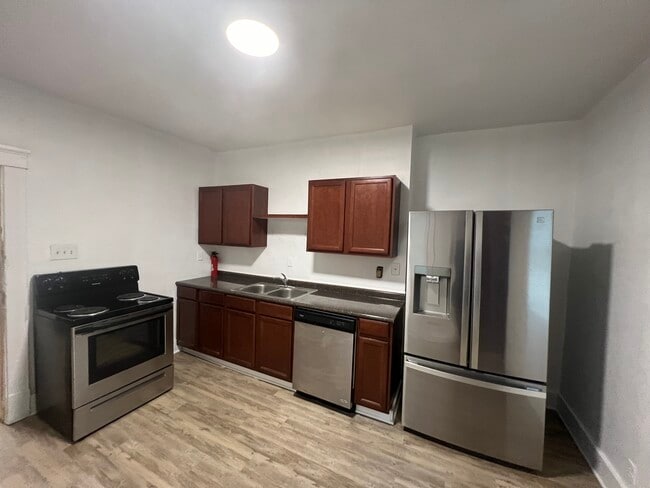 Photo - 716 Avenue A