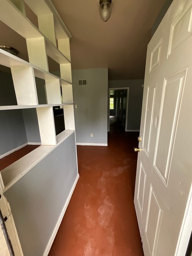 Photo - 835 Pine Tree Dr