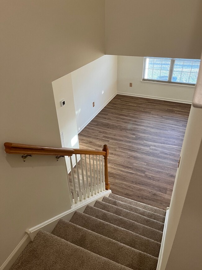 Photo - 211 Prairie Ct