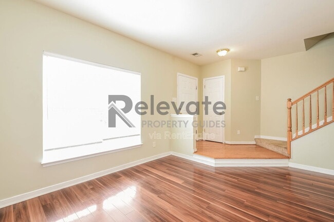 Photo - 5504 Springwater Ln