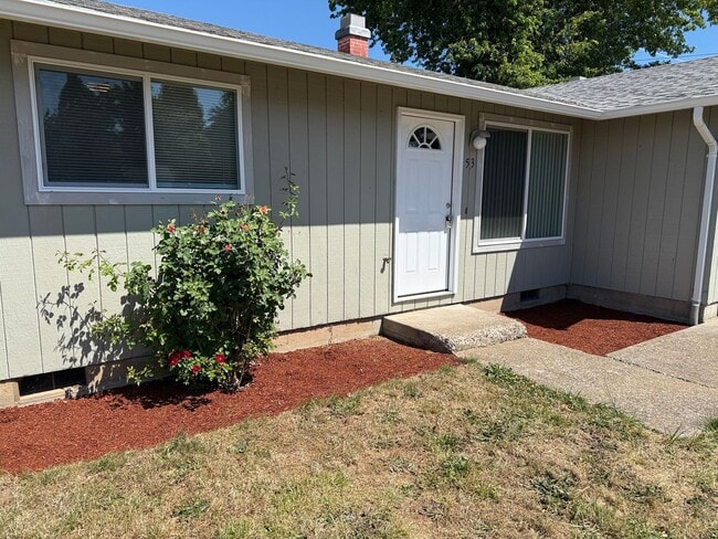 Photo - Updated 2 bedroom 1 bathroom dulpex in Springfield!