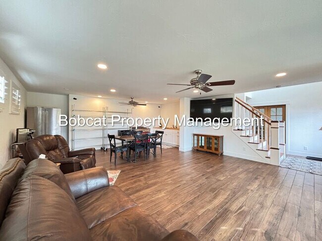 Photo - 2274 Genoa St