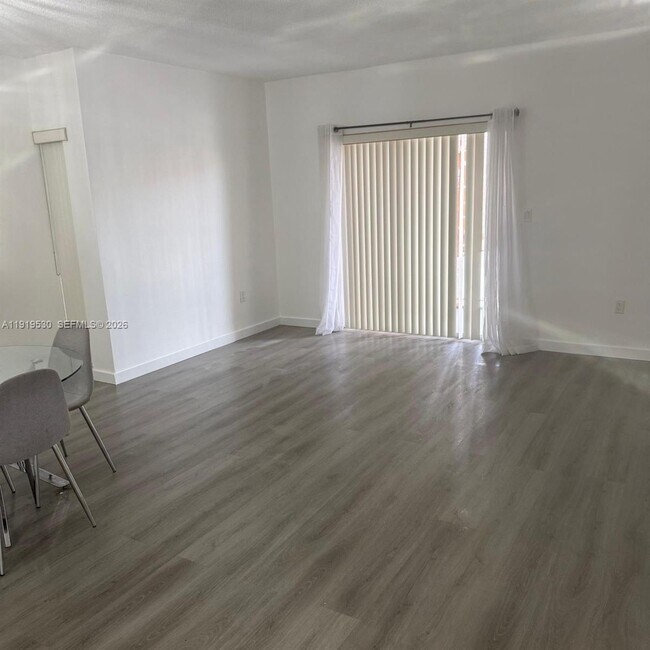 9159 SW 77th Ave Unit 211