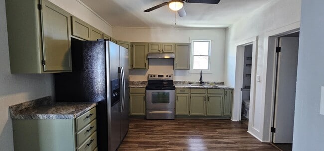 Photo - 128 E 10th Ave