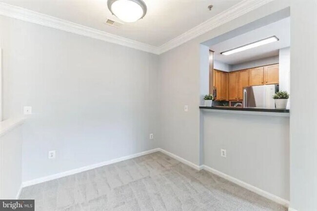 Dining Area - 4852 Eisenhower Ave Unit Exchange at Van Dorn