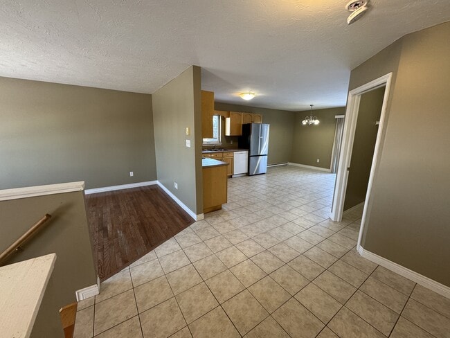 Photo - 110 Lonsdale Dr