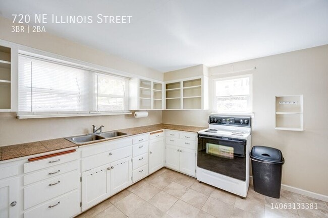 720 NE Illinois St