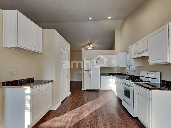 Photo - 536 Sydney Walk Ln