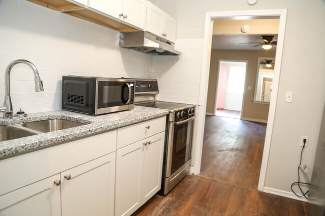 Photo - 1831 Bennett St