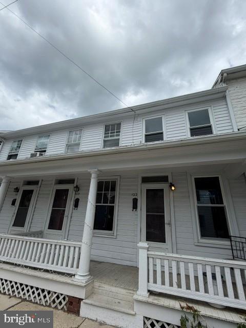 Photo - 123 W King St