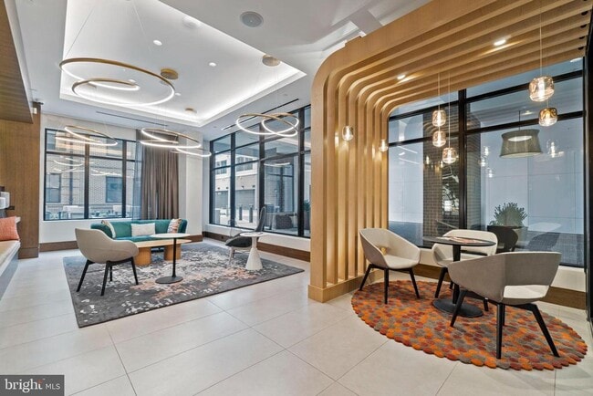 Building Photo - 925 N Fairfax St Unit 708