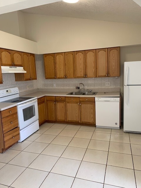 Photo - 843 Franconville Ct