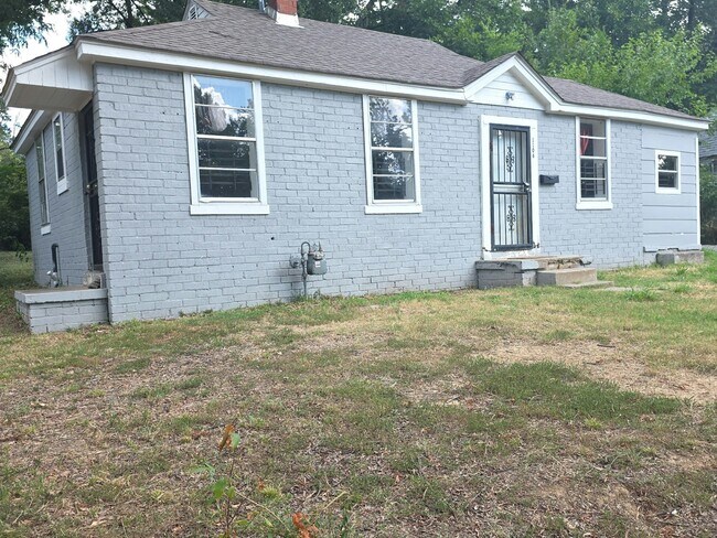 Photo - 1106 Parkland Rd