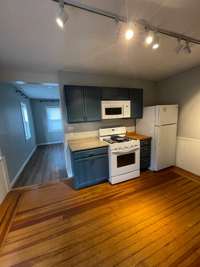 Photo - 884 River Ave Unit 1