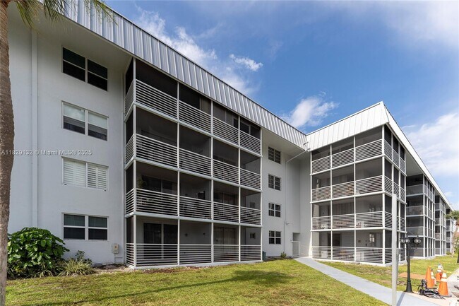 Photo - 3551 NE 169th St Unit 411