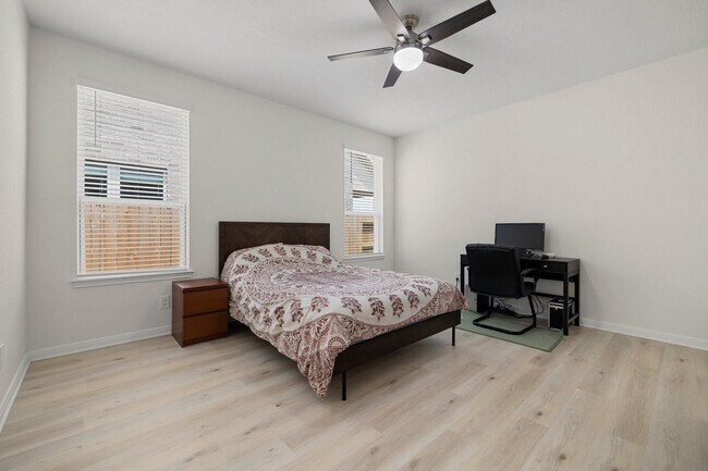 Photo - 7618 Coral Ky Dr