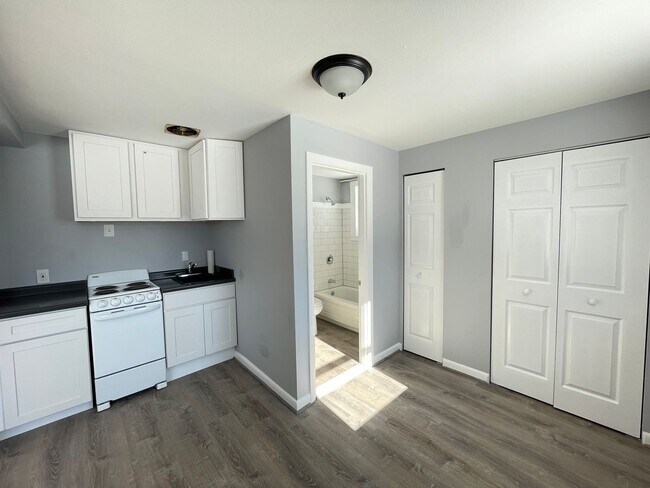 Photo - 183 Loudon Rd Unit 1