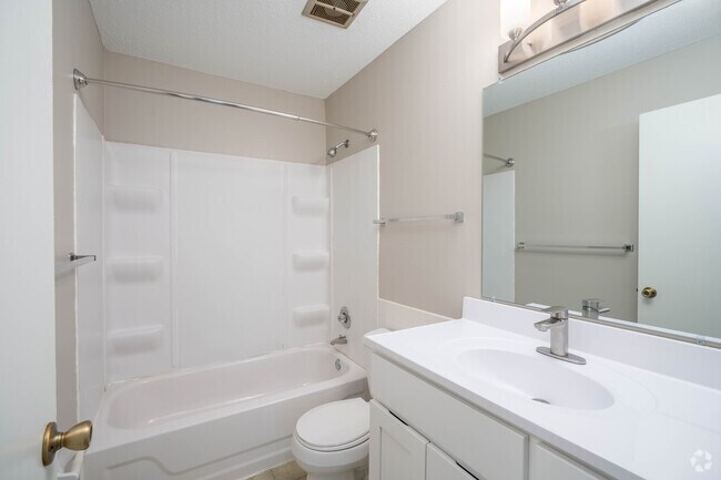 1BR,1BA - 795SF - Bathroom