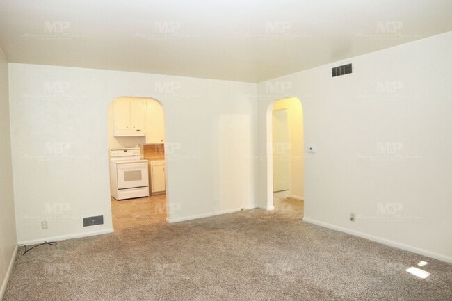 Photo - 627 S Grant Ave